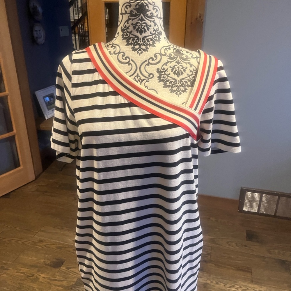 Black and White Striped Dress - Picture 5 of 7